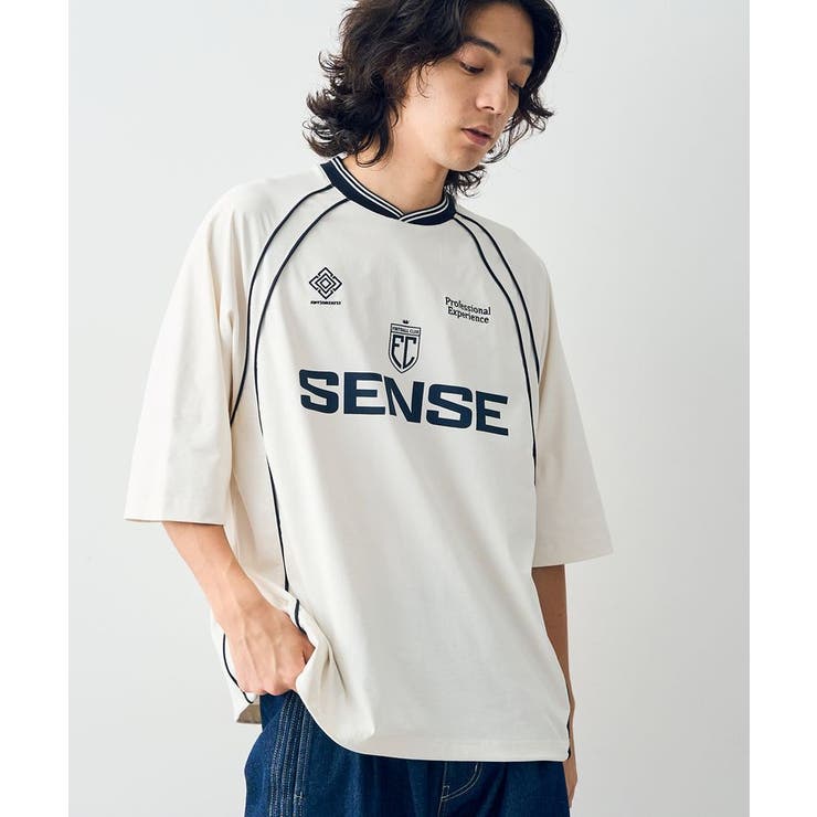 オフホワイト
