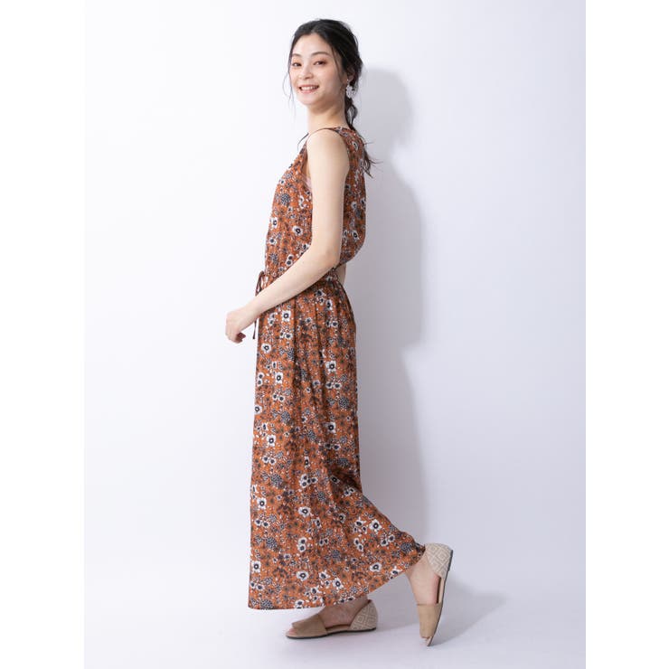 バーバリーロンドン　花柄ノースリーブワンピース　シルク100% BURBERRY 未使用 バーバリー シルク100％ 花柄 総柄