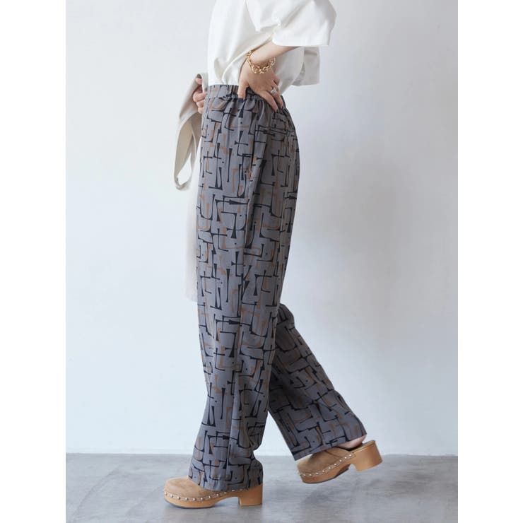 ほぼ未使用 極美品 45r 春の丘のプリントのパンツ（インディゴ） ほぼ未使用 極美品 45r 春の丘のプリントのパンツ（インディゴ） ほぼ