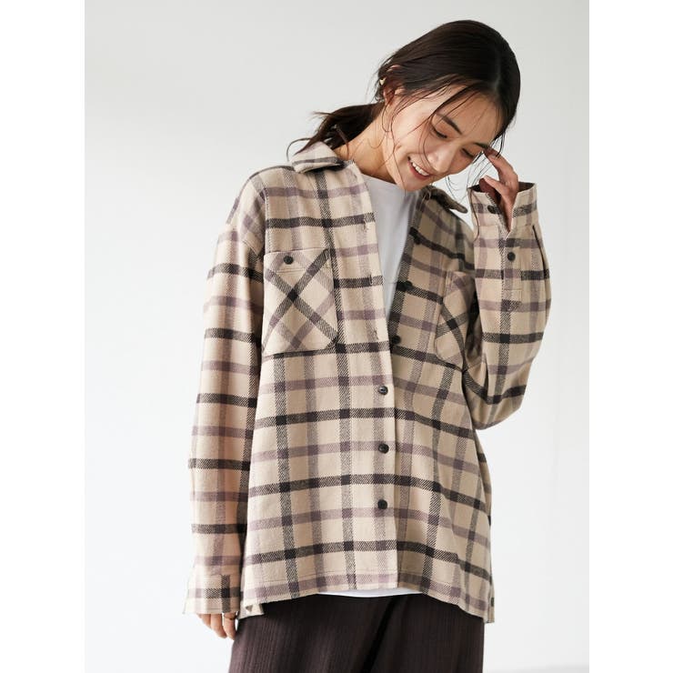 メゾンスペシャルのベージュと白のギンガムチェック、パフスリーブ