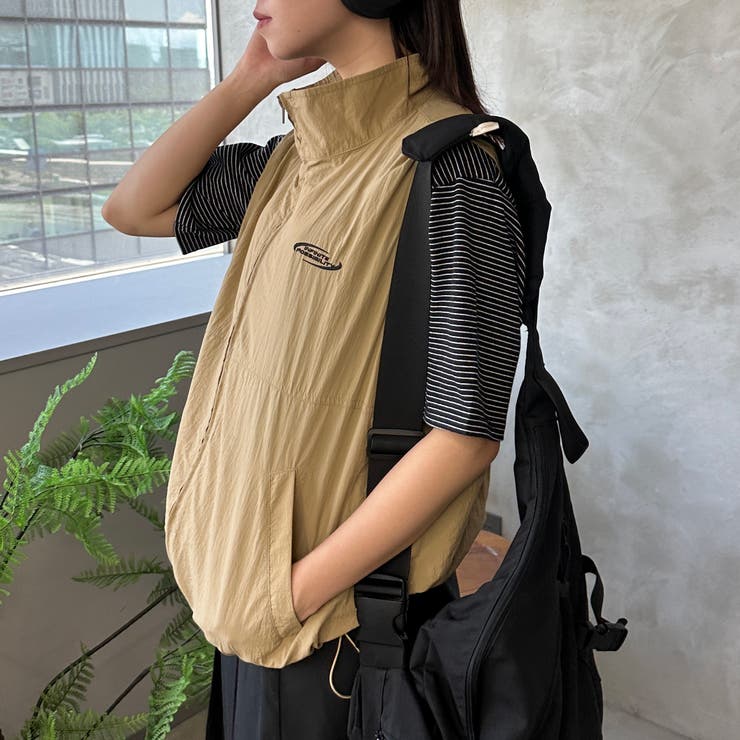 kutir】【2サイズ展開】刺繍ロゴナイロンベスト[品番