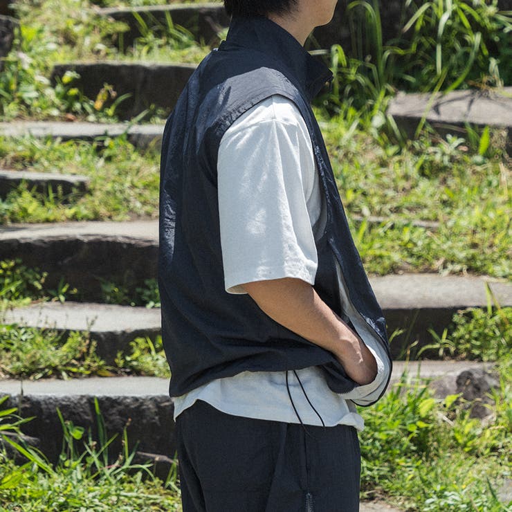 低身長だからカッコよく着こなせるアイテム バイカラージップ