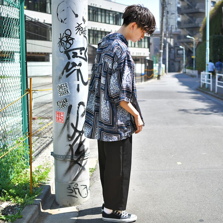 kutir】【ウルトラルーズシルエット】バンダナ柄シャツ[品番 kutir】【ウルトラルーズシルエット】バンダナ柄シャツ[品番