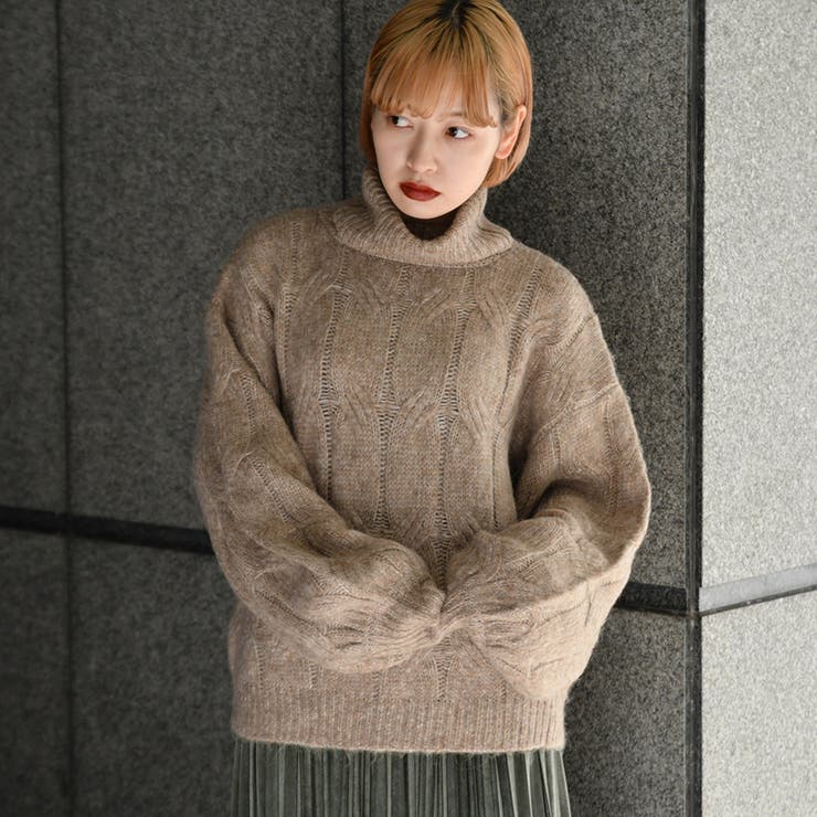 ベージュ