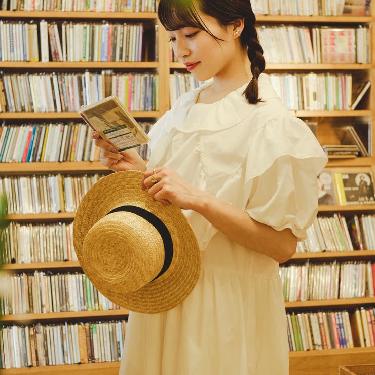カンカン帽子のレトロプリーツワンピース