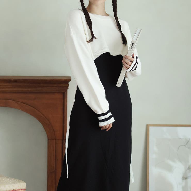 オフホワイト | ライン入りショート丈ニット | Girly Doll