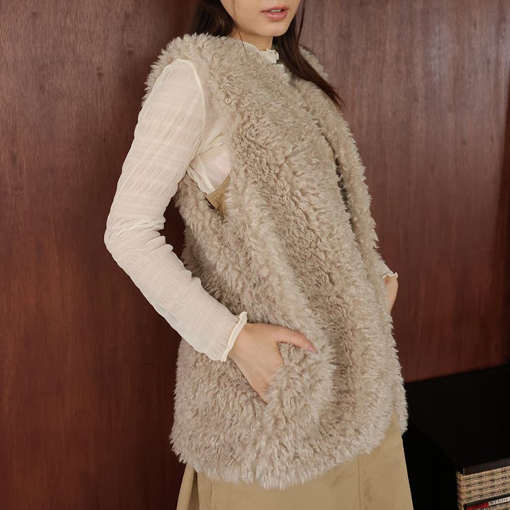 プードルフェイクファーベスト[品番：ZJ000022906]｜Girly Doll