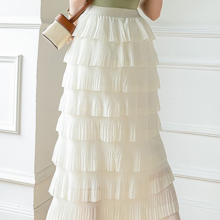 フワッと軽やかに。ティアードフリルシフォンロングスカート