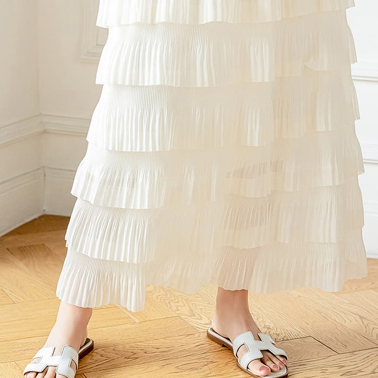 フワッと軽やかに。ティアードフリルシフォンロングスカート