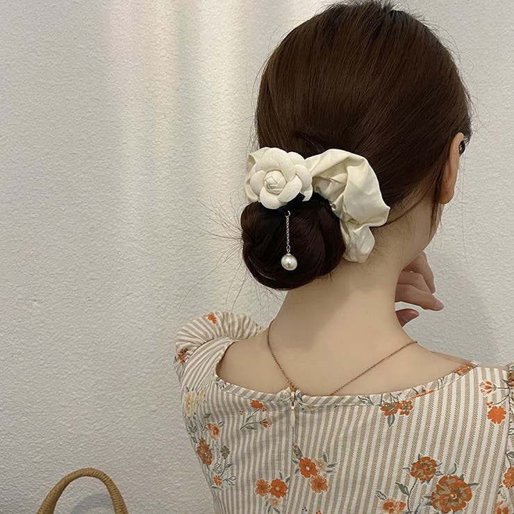 フラワーモチーフ付きシュシュ【韓国ファッション】[品番