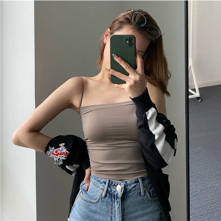 春夏のマストアイテム。カップ付き スリムストラップブラトップ 春夏のマストアイテム。カップ付き スリムストラップブラトップ