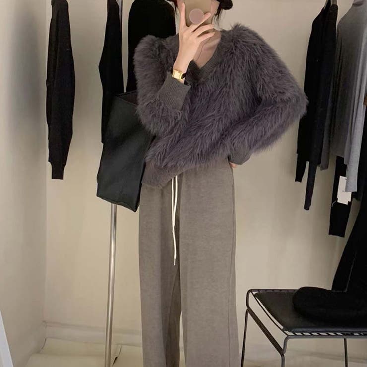 Vネックフェイクファーニット【韓国ファッション】[品番：ZJ000019619