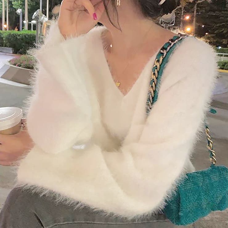 オフホワイト | Vネックシャギーニット【韓国ファッション】 | Girly Doll