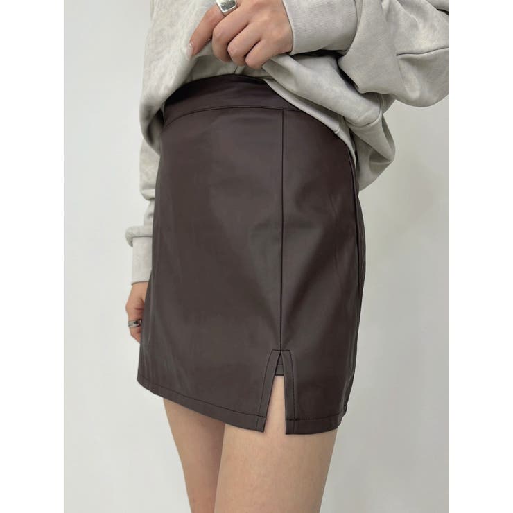 BROWN | 裾スリットフェイクレザーミニスカート | EGOIST