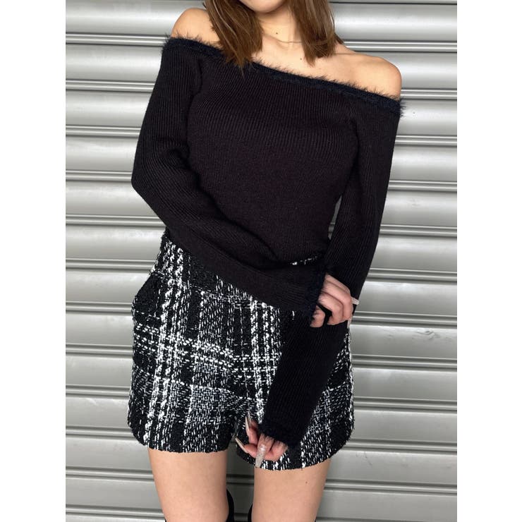 BLACK | 端シャギータイトオフショルニットトップス | EGOIST