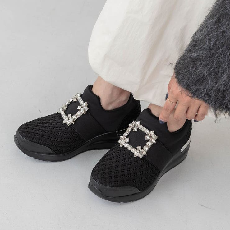 【手を使わずにスッと履ける 柔らかい】軽量スクエアビジューヒールアップスニーカー | EVOL | 詳細画像1 