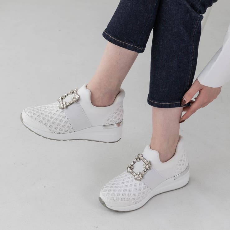 【手を使わずにスッと履ける 柔らかい】軽量スクエアビジューヒールアップスニーカー | EVOL | 詳細画像4 