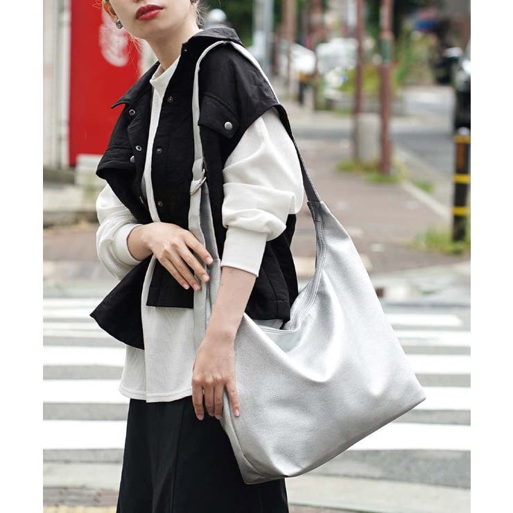 シルバー | ソフトラウンド ワンショルダーバッグ［ラージ］ | e-zakkamania stores