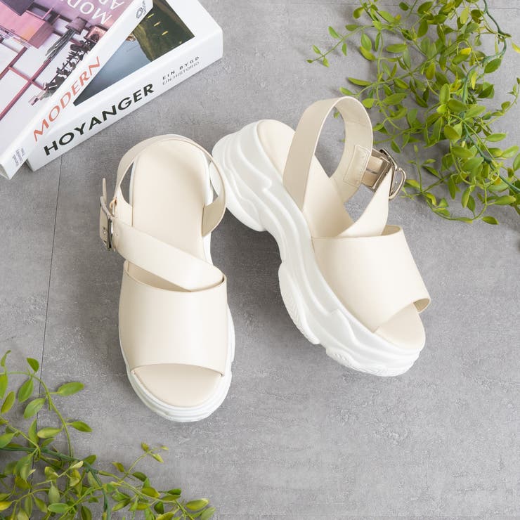 オフホワイト | ボリュームスニーカークロスベルトサンダル | FABBY FABBY.