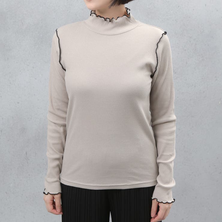 ベージュ | 配色メローテレコホルターネックプルオーバー | FashionBerry