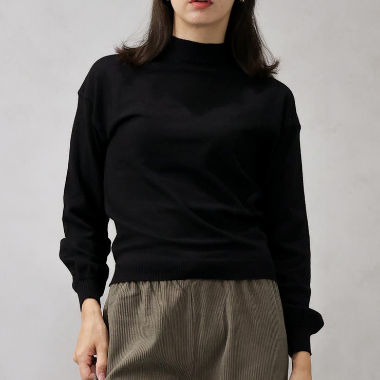 ブラック | 【洗えるニットシリーズ】もちもちニット ドロップショルダークルーネックニット | FashionBerry