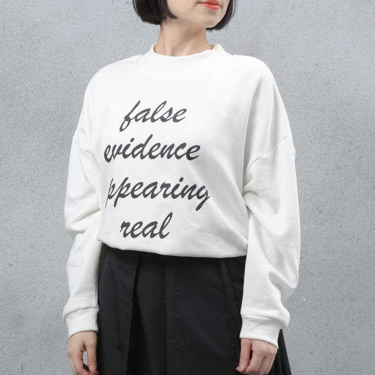 アイボリー | 裏起毛ボリューム袖 ホルターネック レタリングロゴスウェットトレーナー | FashionBerry