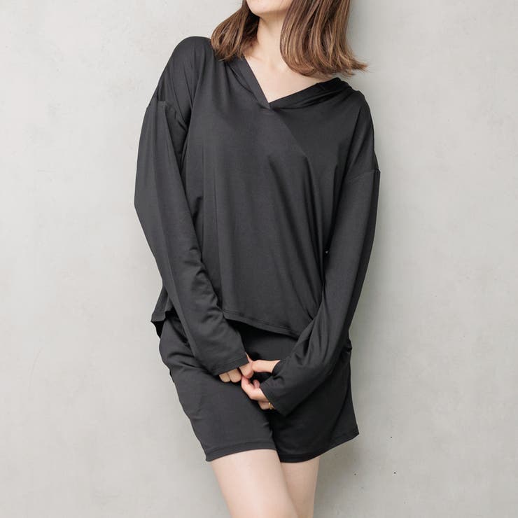 ブラック | UPF50+ ラッシュガードセットアップ レディース | FashionBerry