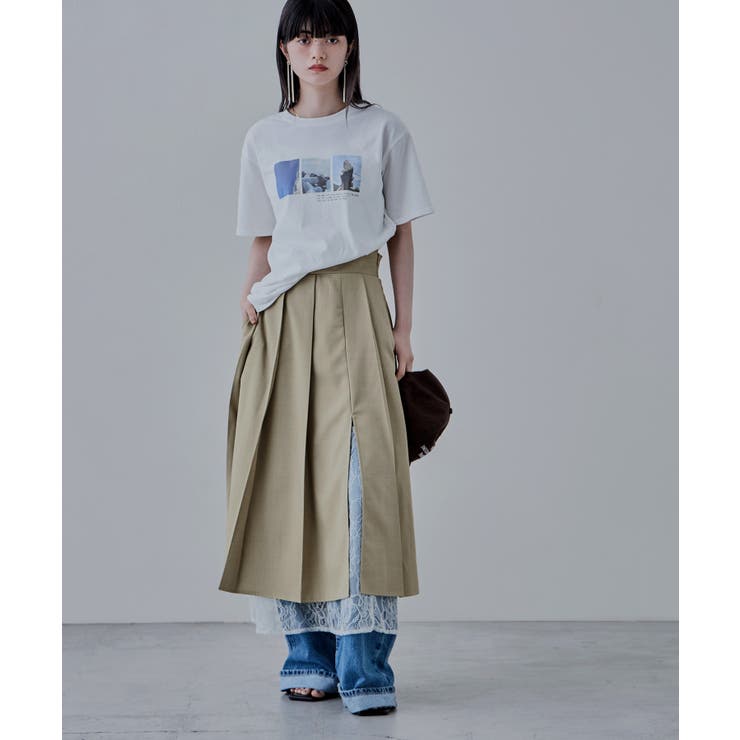 ベージュ
