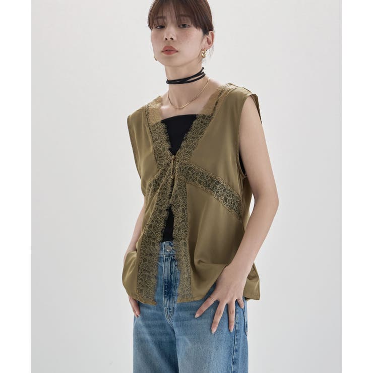 グレージュ | etoll エトル アイラッシュレースVネックサテントップス | Fashion Letter