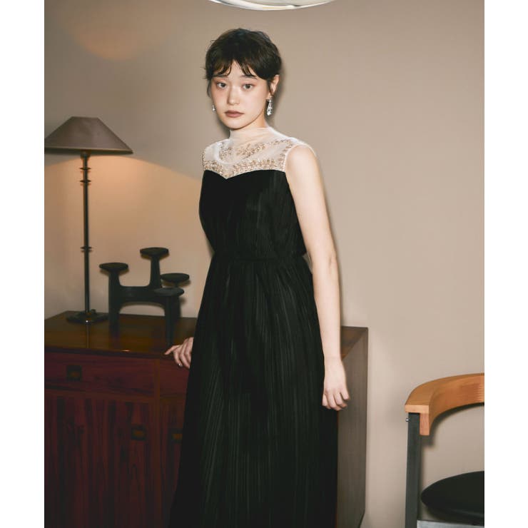ブラック | etoll エトル ビジュー刺繍イリュージョンネックプリーツドレス | Fashion Letter