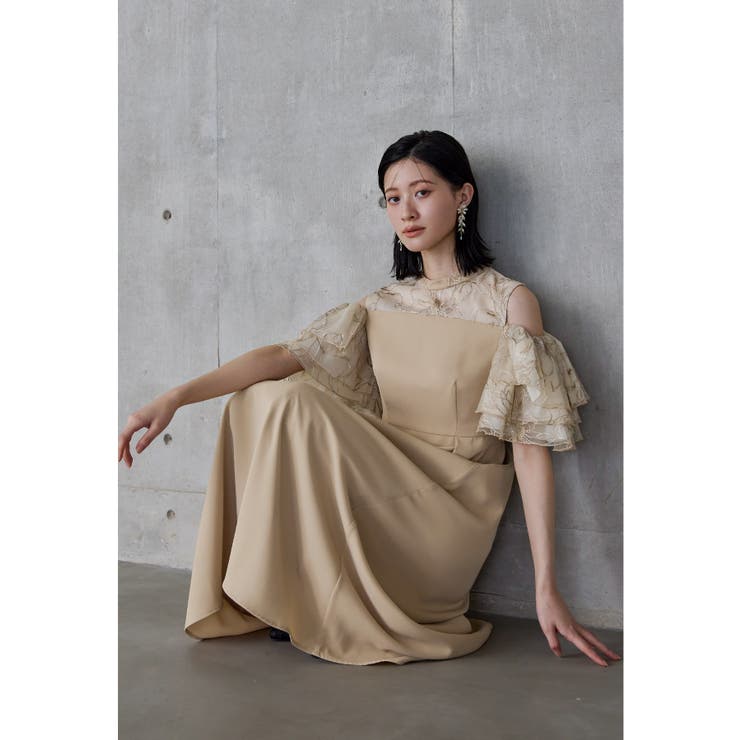 ベージュ | niana ニアナ オフショルフリルフラワー刺繍ドレス | Fashion Letter