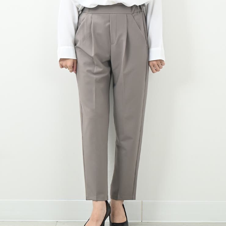 ウォームグレージュ | タックテーパードパンツ 美シルエット オールシーズン | Felt Maglietta