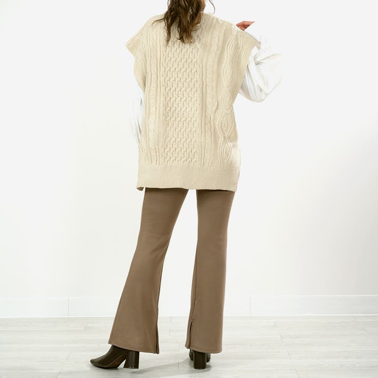 裏起毛フレアパンツ 裏起毛を感じさせないフィットフレアの美