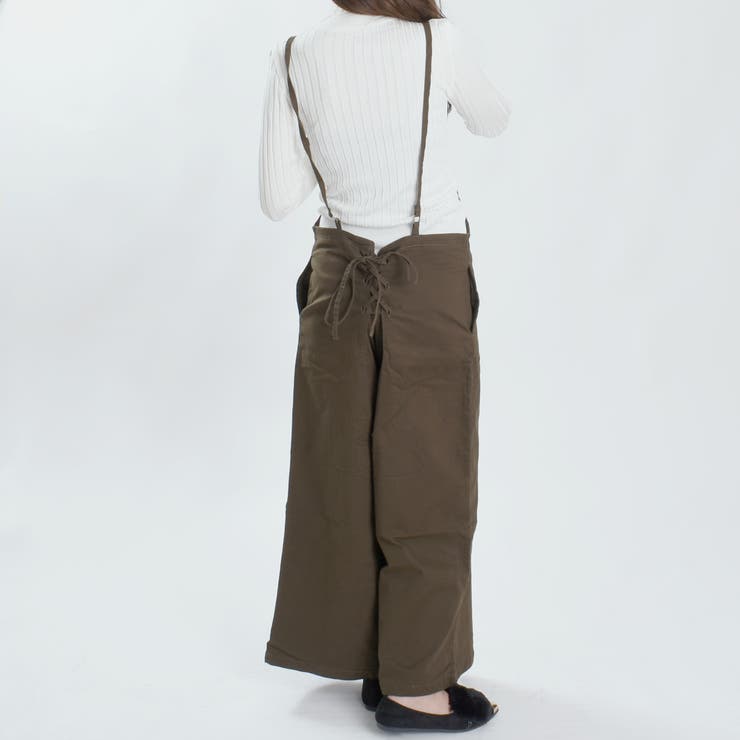 オールシーズンで使えるサロペット♪肩紐はスライドで長さ調節