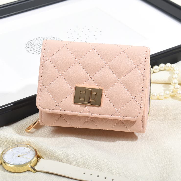 キルティングレザー三つ折り財布 春色 春財布[品番:FM000006343 キルティングレザー三つ折り財布 春色 春財布[品番:FM000006343