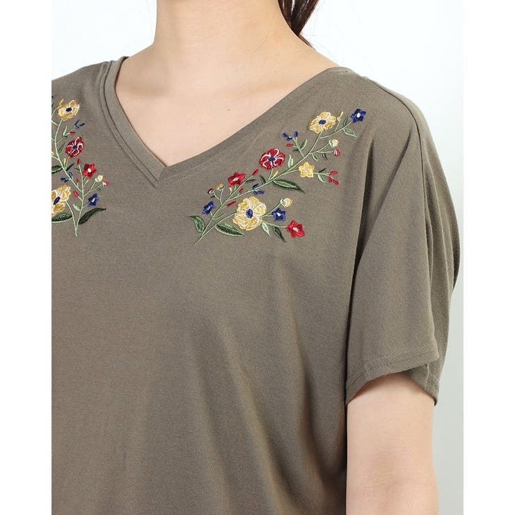 Rename 花柄刺繍デザイン入り半袖tシャツ 品番 Finw Fine ファイン のレディースファッション通販 Shoplist ショップリスト Rename 花柄刺繍デザイン入り半袖tシャツ 品番 Finw Fine ファイン のレディースファッション通販 Shoplist ショップリスト