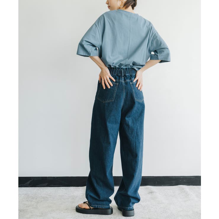 立体的なカーブシルエットで、旬のレッグラインを描くカーブデニムパンツ | refinedworks | 詳細画像20 