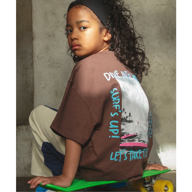 ダークブラウン | 【リンク】B NEWJACK グラフィックTシャツ | F.O.Online Store