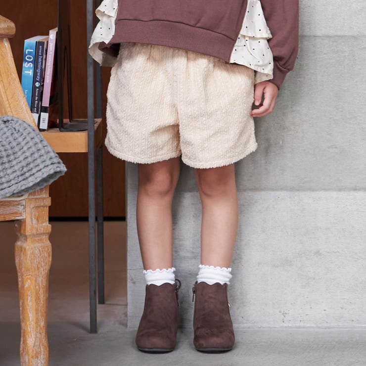 d.i.a ラビットファー付きサイド編み上げコーデュロイショートパンツ d.i.a ラビットファー付きサイド編み上げコーデュロイショート