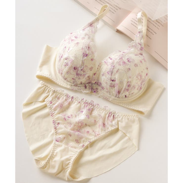 クリーム9 | 新作続々 「ペアブラジャー ペアブラジャー（ワイヤー有り）」 | fran de lingerie