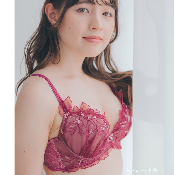 軽やかに揺れるチュールフラワー安定感◎のすっきりバストメイク | fran de lingerie | 詳細画像23 