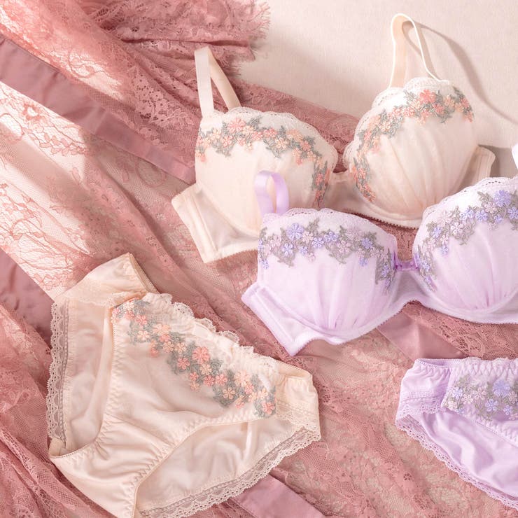 パウダリーピンク | 可憐なフラワーレースのフェミニンランジェリーナチュラルバスト 「フラワークラウン | fran de lingerie
