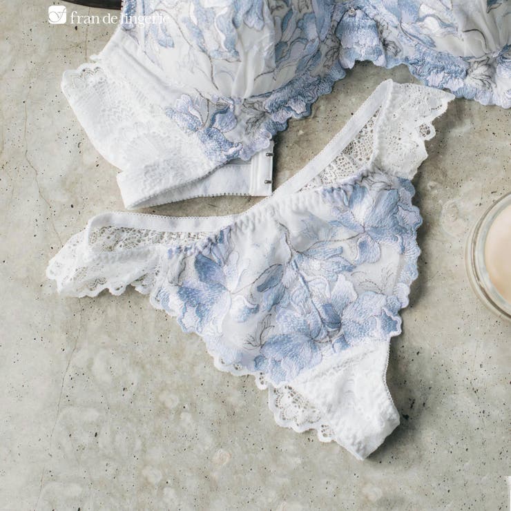 ホワイト | 華あり刺繍ノンワイヤーブラ＆ショーツセットとお揃い 「スタイルアップワイヤレス | fran de lingerie