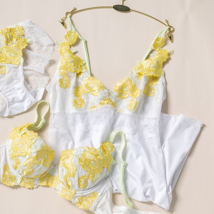 ホワイト | ゴージャス薔薇刺繍ワンピースのインナーとして 「グレースイストグランデ | fran de lingerie