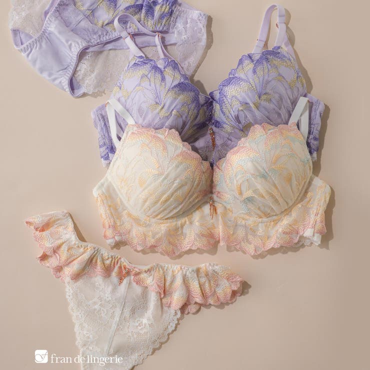 オフホワイト | 華やかペタルのランジェリーすっきりラインの谷間メイクブラ 「ワンダーリフトブラ0… | fran de lingerie