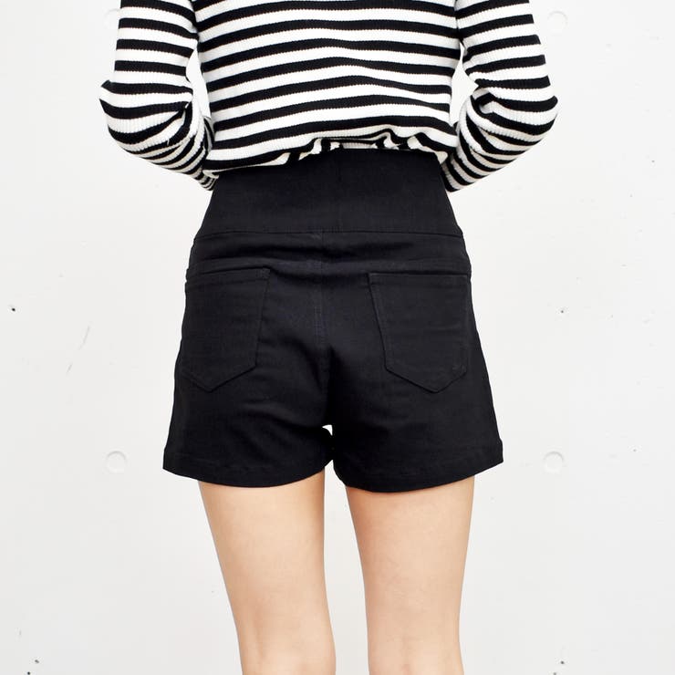 cosハイウエストショートパンツ　M STRAIGHT-FIT DENIM SHORTS リラックスフィット デニムショート
