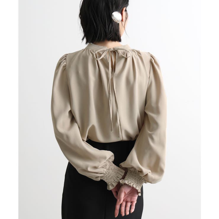 人気✨ebure エブール　バルーンスリーブ　ブラウス ポンチ素材　ベージュ　M 中古・古着通販】ebure (エブール) スキッパー 長袖 バルーンスリーブ