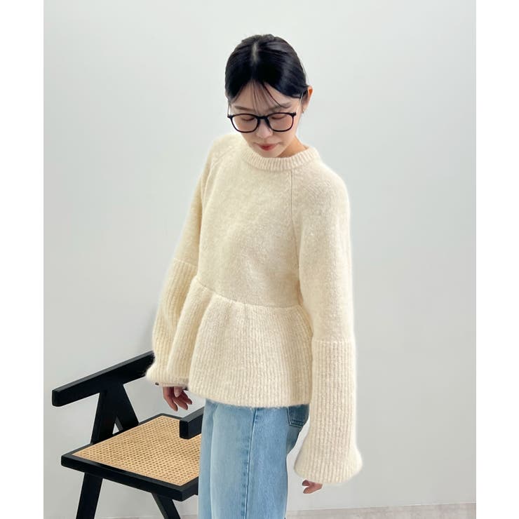 ふんわり袖で可愛さUP。ボリューム袖ペプラムニットトップス | futier land | 詳細画像27 