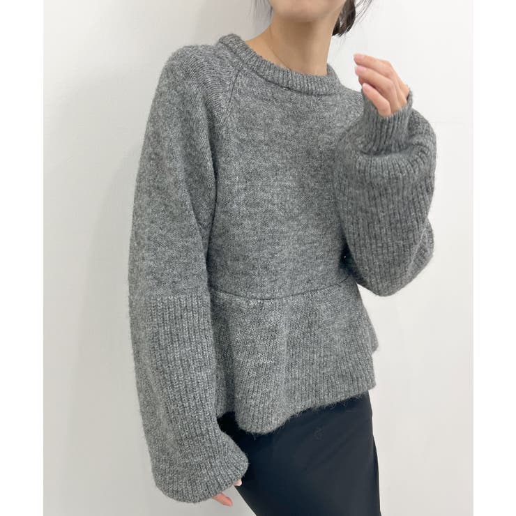 ふんわり袖で可愛さUP。ボリューム袖ペプラムニットトップス | futier land | 詳細画像15 