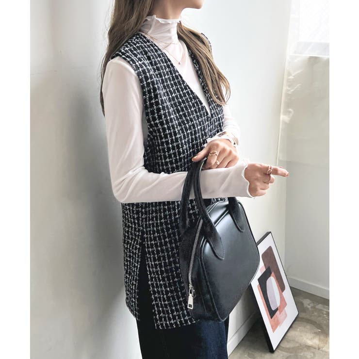 程よく厚みある大人ツイード素材。Vネックツイードベスト[品番